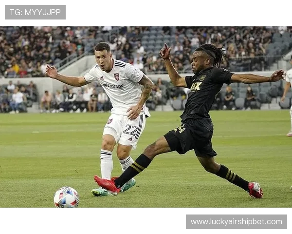 洛杉矶FC客场表现稳定性成就其季后赛席位竞争力