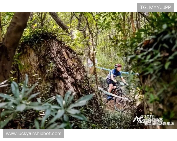 选手赛后采访模仿经典台词，幽默互动缓解比赛紧张氛围