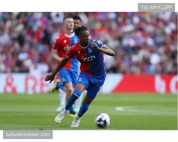 罗马诺:拜仁一直在关注扬-迪奥曼德,巴黎同样持续跟进 罗马诺:拜仁一直在关注扬-迪奥曼德,巴黎同样持续跟进